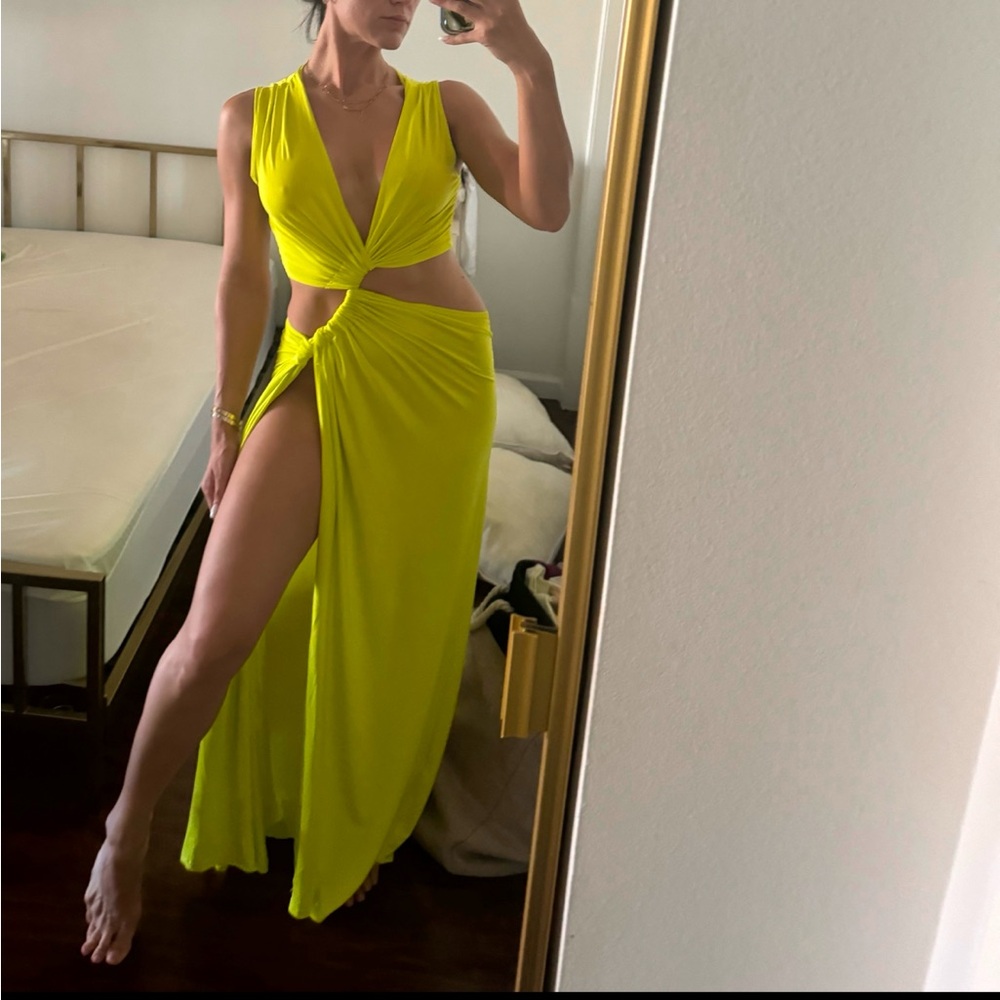 Elegant Lime Green Cut-Out deep V Dress - Picture 2 of 3
